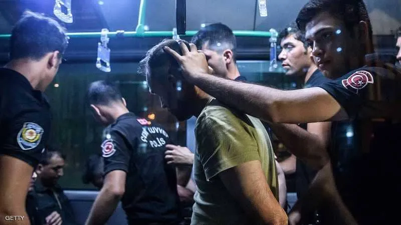 الاتحاد الأوروبي يدين "أجواء الخوف" في تركيا والسلطات تصدر أوامر اعتقال جديدة