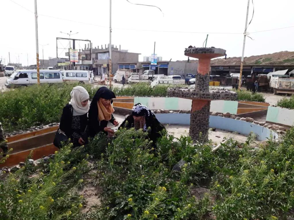 زراعة الأشجار استعداداً لاستقبال الثامن من آذار