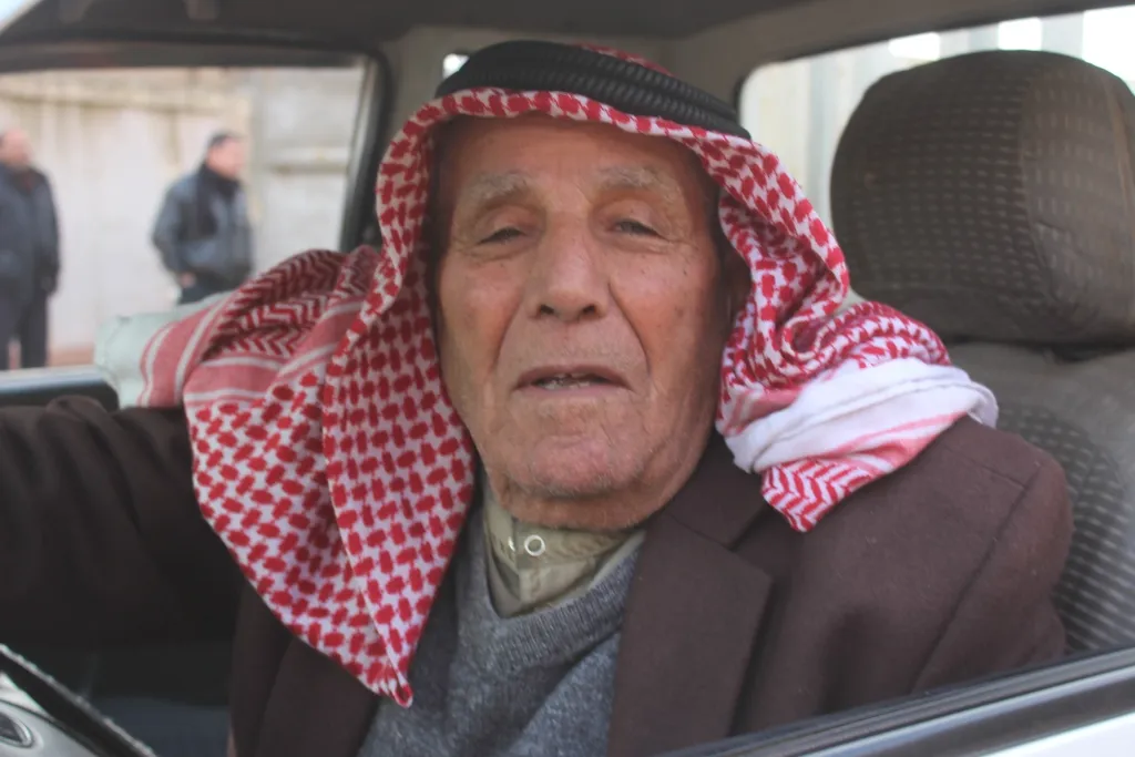 المزارعون طالبوا بتوزيع السماد والمؤسسة توضح أسباب عدم التوزيع