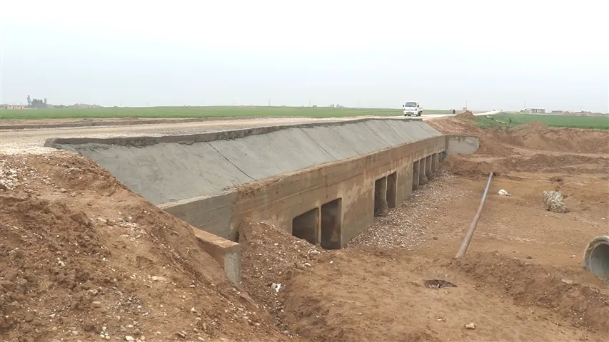 بلدية الحدادية تنهي ترميم  الجسر الذي يخدم 45 قرية