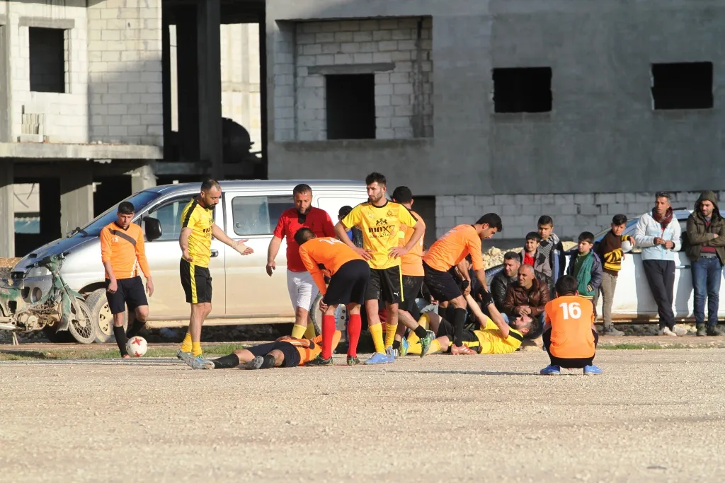 فريق الفرات يتوج بطلاً لدوري مقاطعة كوباني