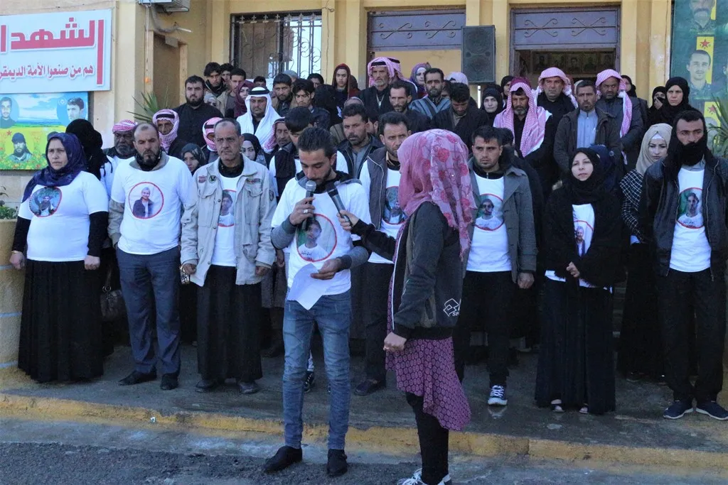 أهالي الطبقة يمددون "معركة الأمعاء الخاوية" يومين إضافيين