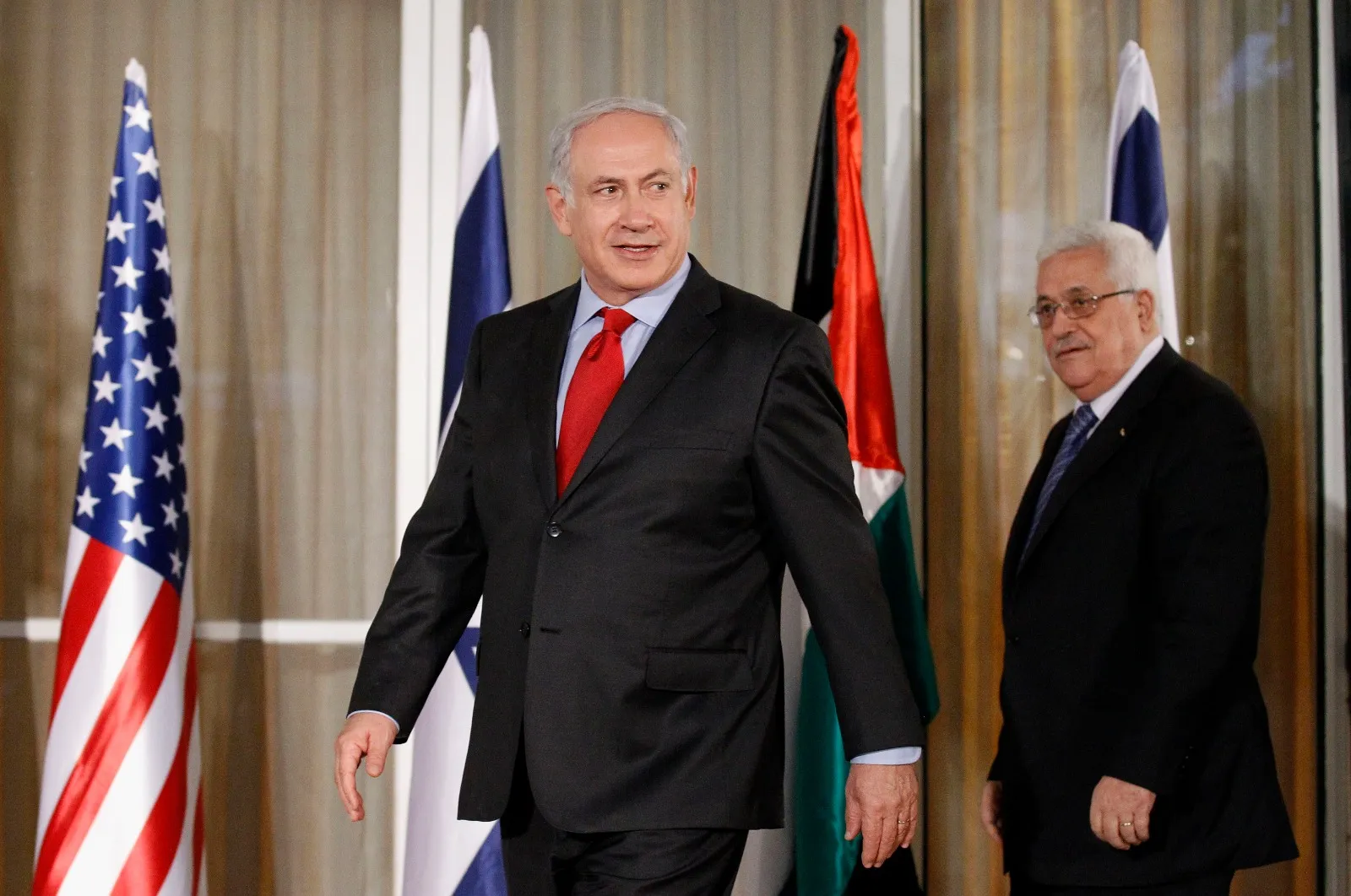 إسرائيل ستخصم أموال السلطة الفلسطينية والأخيرة: يهدد إقتصاد بلادنا