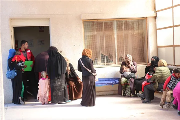 لجنة الصحة في مدينة الحسكة تزود مستوصف الشدادي بغرفة عمليات