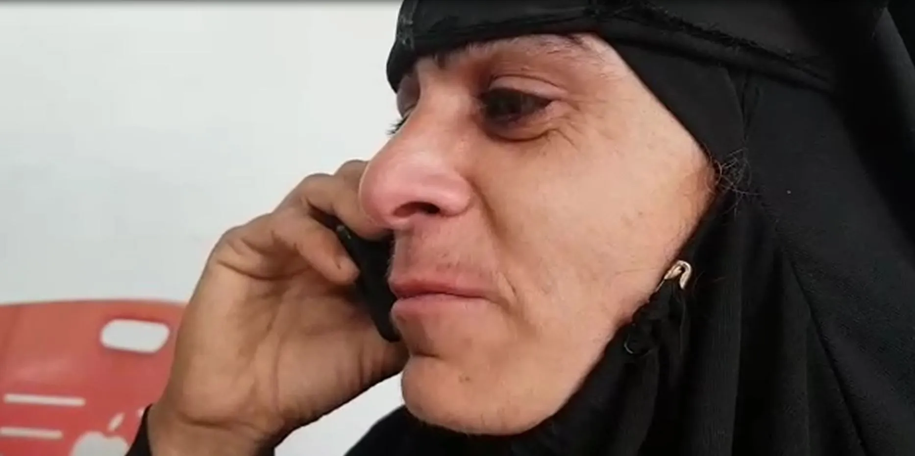 بعد خمسة أعوام تحدثت مع شقيقها لأول مرة