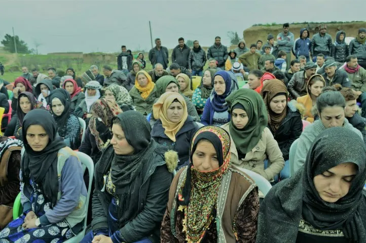 أهالي تل تمر وريفها يقدمون واجب العزاء لذوي الشهيد عكيد بوطان