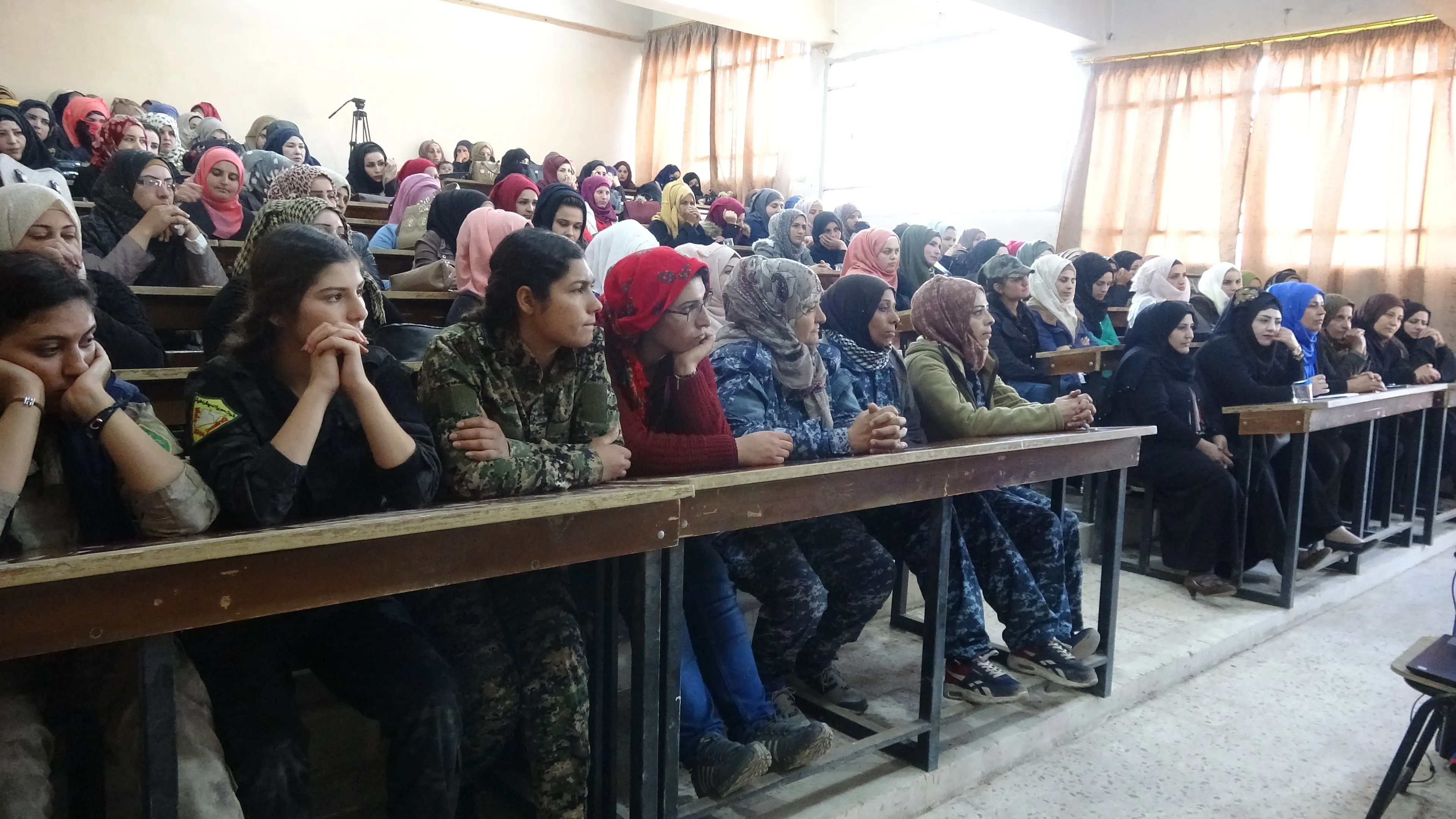 ندوة لمعلمات الرقة للتعريف بـ8 آذار