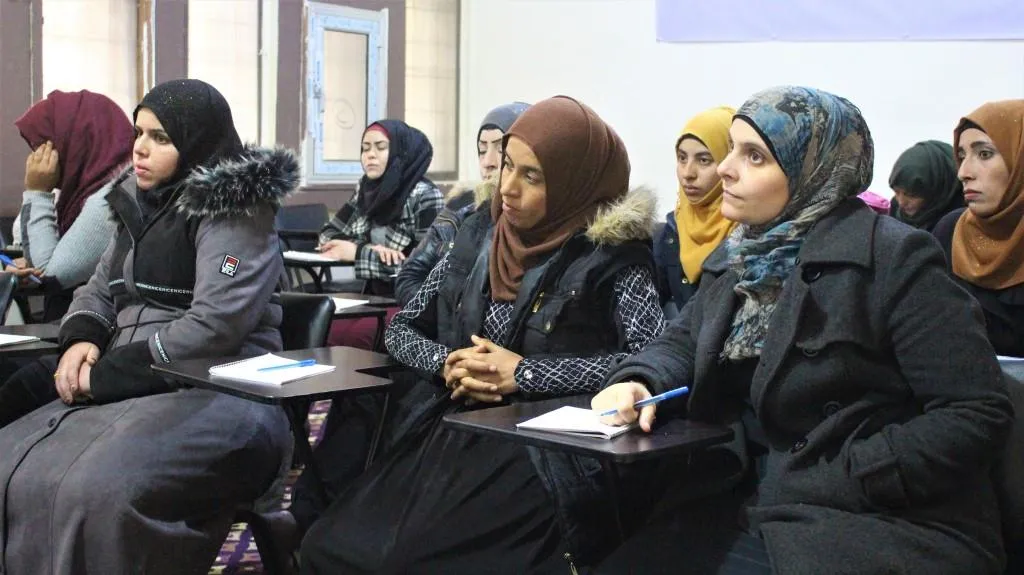 أكاديمية المرأة السورية في الطبقة تفتتح دورة جديدة
