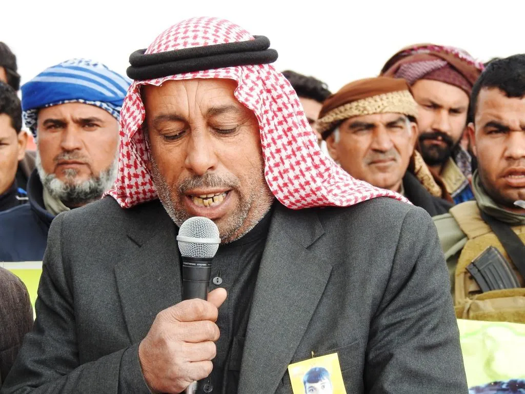 أهالي الطبقة والكرامة يودعون 6 من شهداء معركة دحر الإرهاب