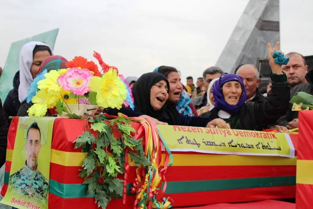 تشييع شهيدين والإعلان عن سجل آخرين في كوباني