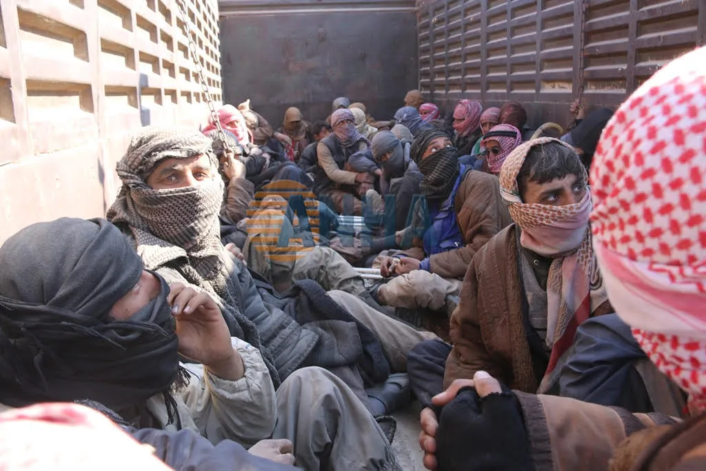 قسد تحرر 1200 مدني غالبيتهم من عوائل المرتزقة في الباغوز