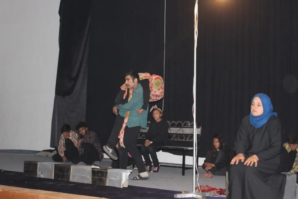 مسرحية "جثة على الرصيف" تجسد الواقع السوري