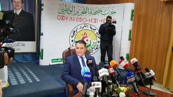 الحزب الحاكم في الجزائر يكسر الرهانات ويدعم المحتجين