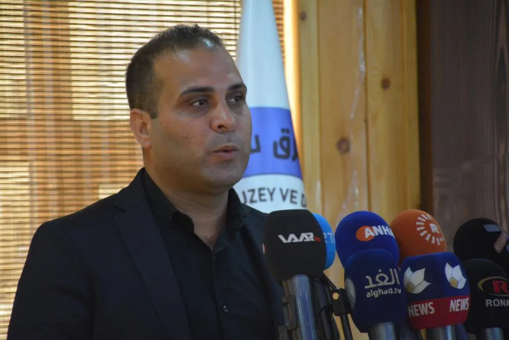 عاكف: ENKS أثبت تواطؤه التام والحقيقي مع الاحتلال التركي