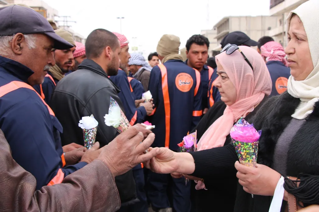 نصب تمثال في مدينة منبج تقديراً لعمال النظافة
