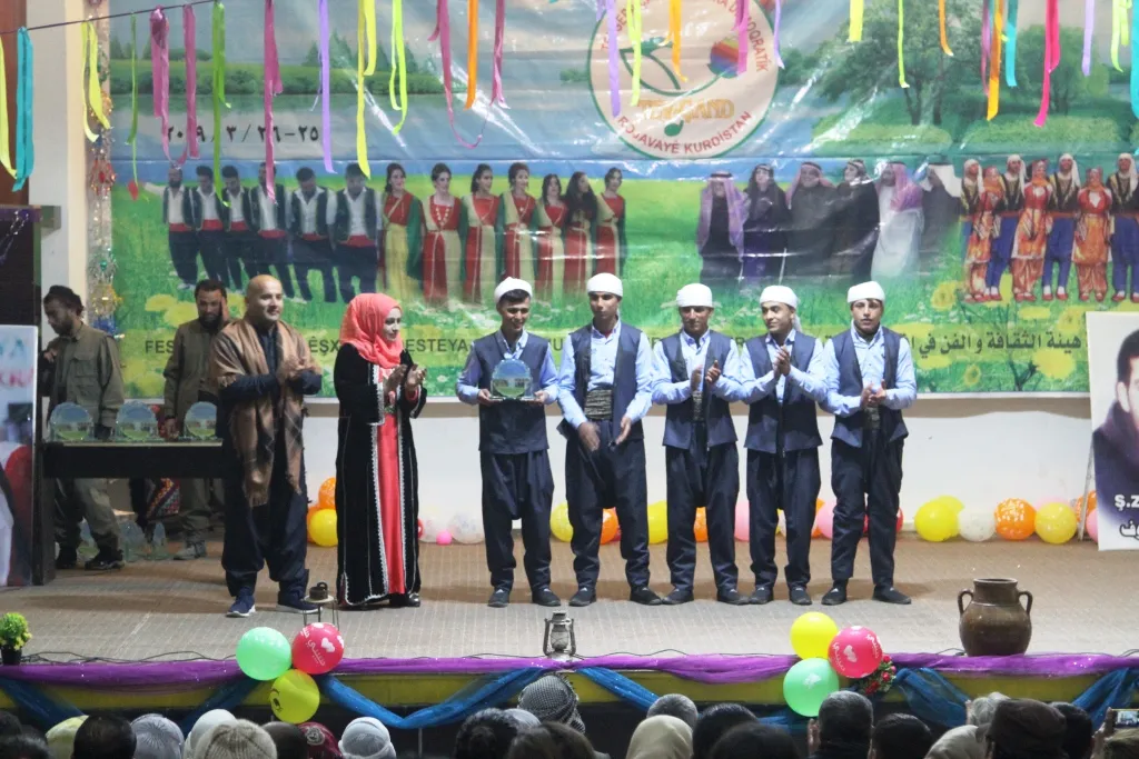 لوحات فنية وجوائز في ختام مهرجان الدبكات الشعبية
