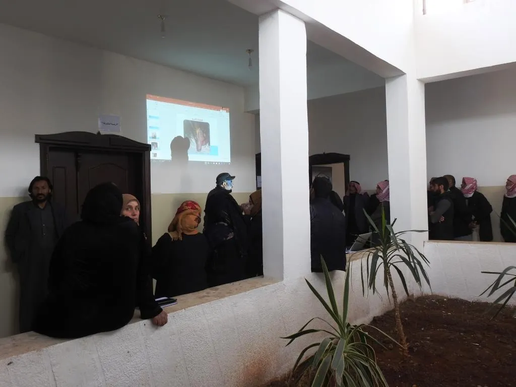 الوقاية من مرض الصدأ موضوع محاضرة لمزارعي رقة السمرة