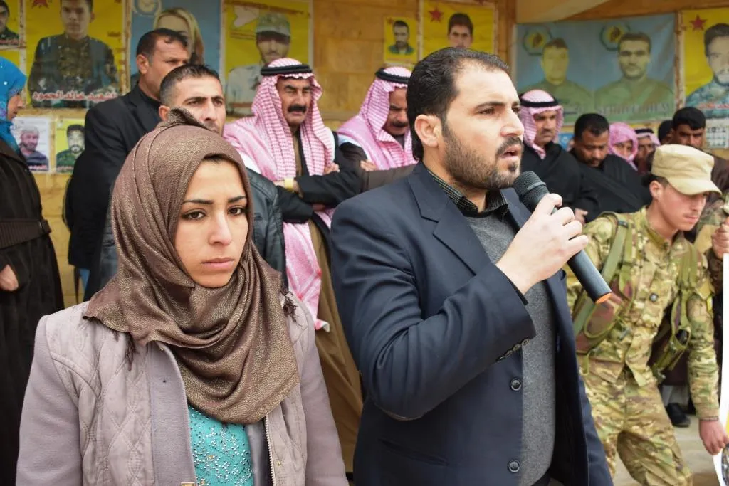 أهالي دير الزور يشيعون الشهيد "بولات" إلى مثواه الأخير