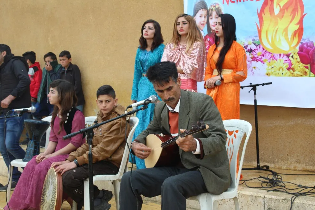 حفلة بمناسبة اقتراب عيد نوروز لأطفال مدرسة بكوباني