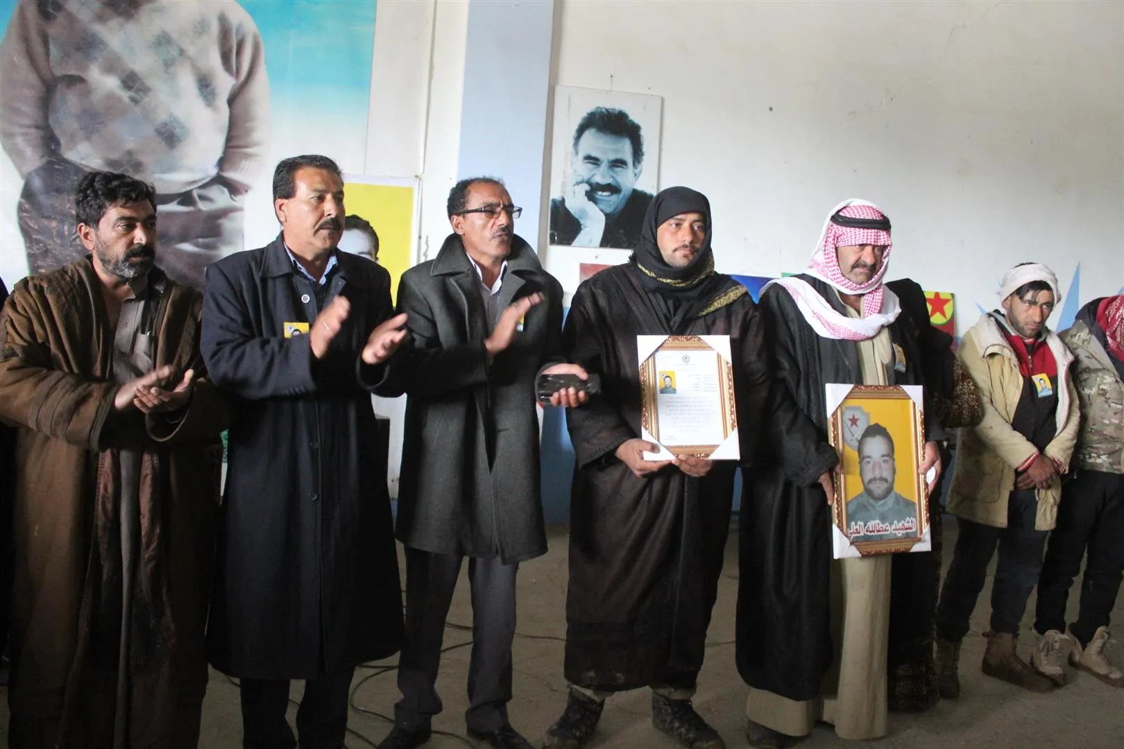  أهالي منطقة ديرك يقدمون واجب العزاء لذوي الشهيد عطا لله علي