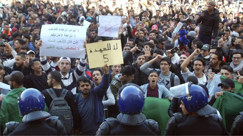 تقارير: الغموض يلف صحة بوتفليقة وقرارات مهمة خلال ساعات