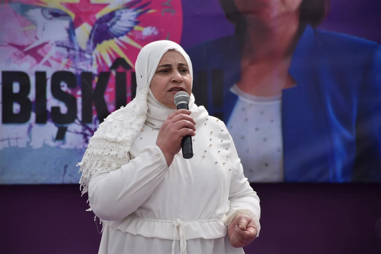 مقاومة ليلى كوفن تاريخ جديد لمقاومة المرأة