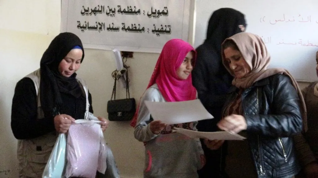 توزيع 40 شهادة لمحو الأمية على نساء الرقة