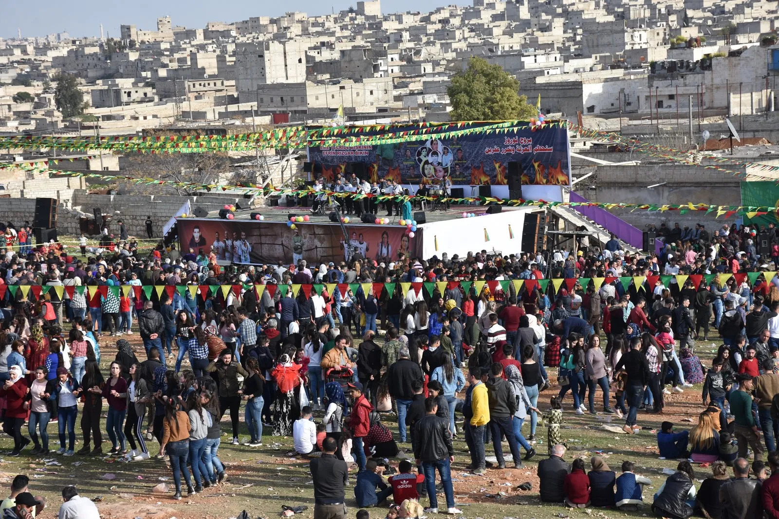 اختتام نوروز حلب بحلقات الدبكة وزغاريد الأمهات