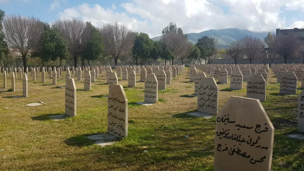 وفد نسائي من شمال وشرق سوريا يزور مزار شهداء حلبجة تزامناً مع ذكرى احتلال عفرين