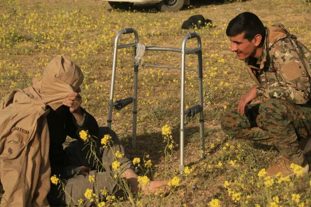  الأسر والتعذيب لم ينالا من روحه الإنسانية