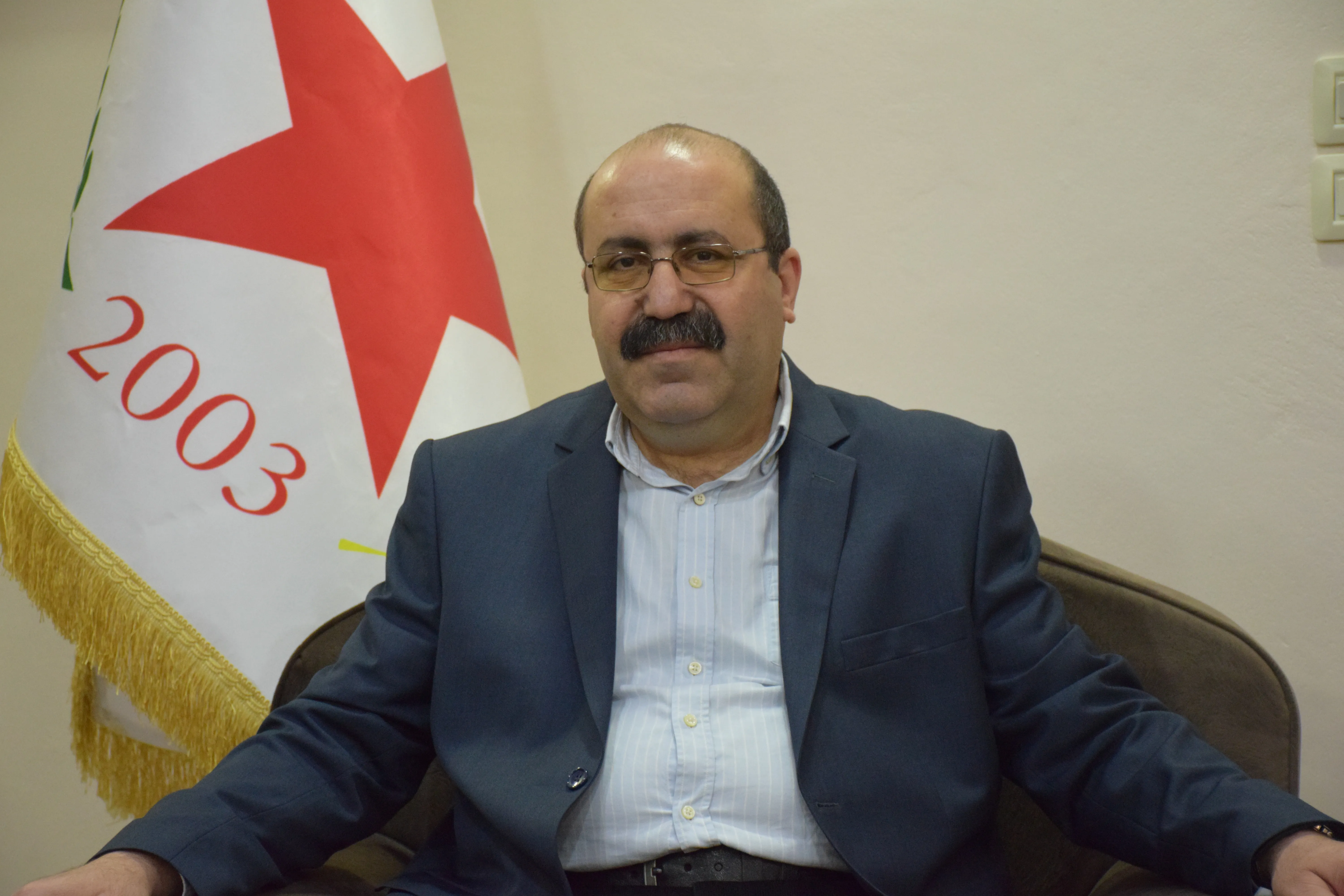 شاهوز حسن: حل الأزمة السورية يحتاج إلى نظام ديمقراطي