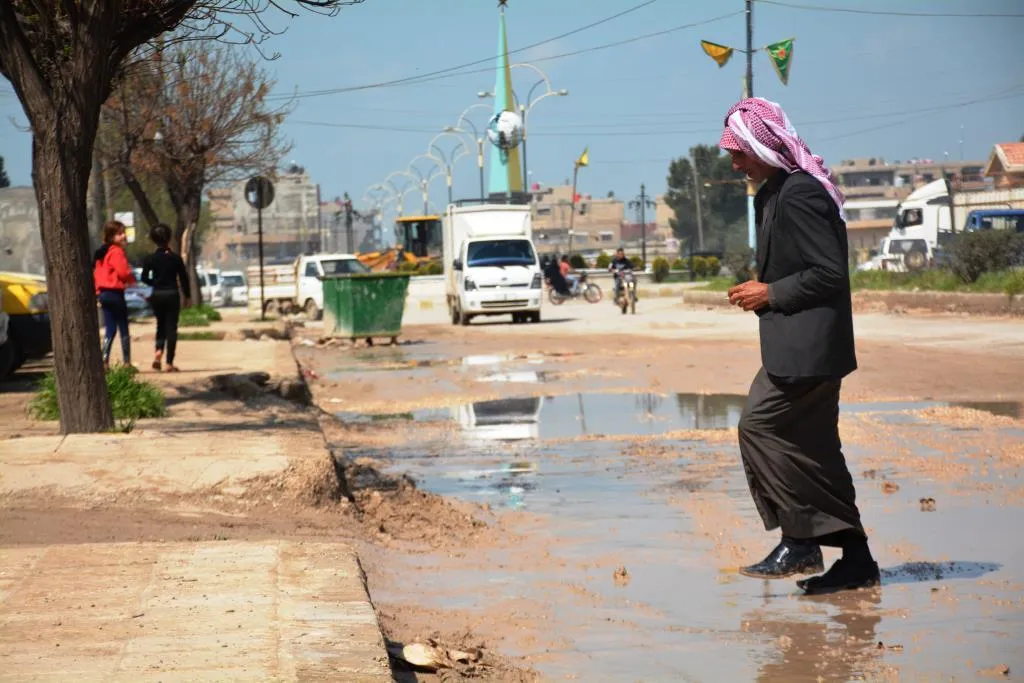 الأهالي يشتكون والبلديات تَعِد