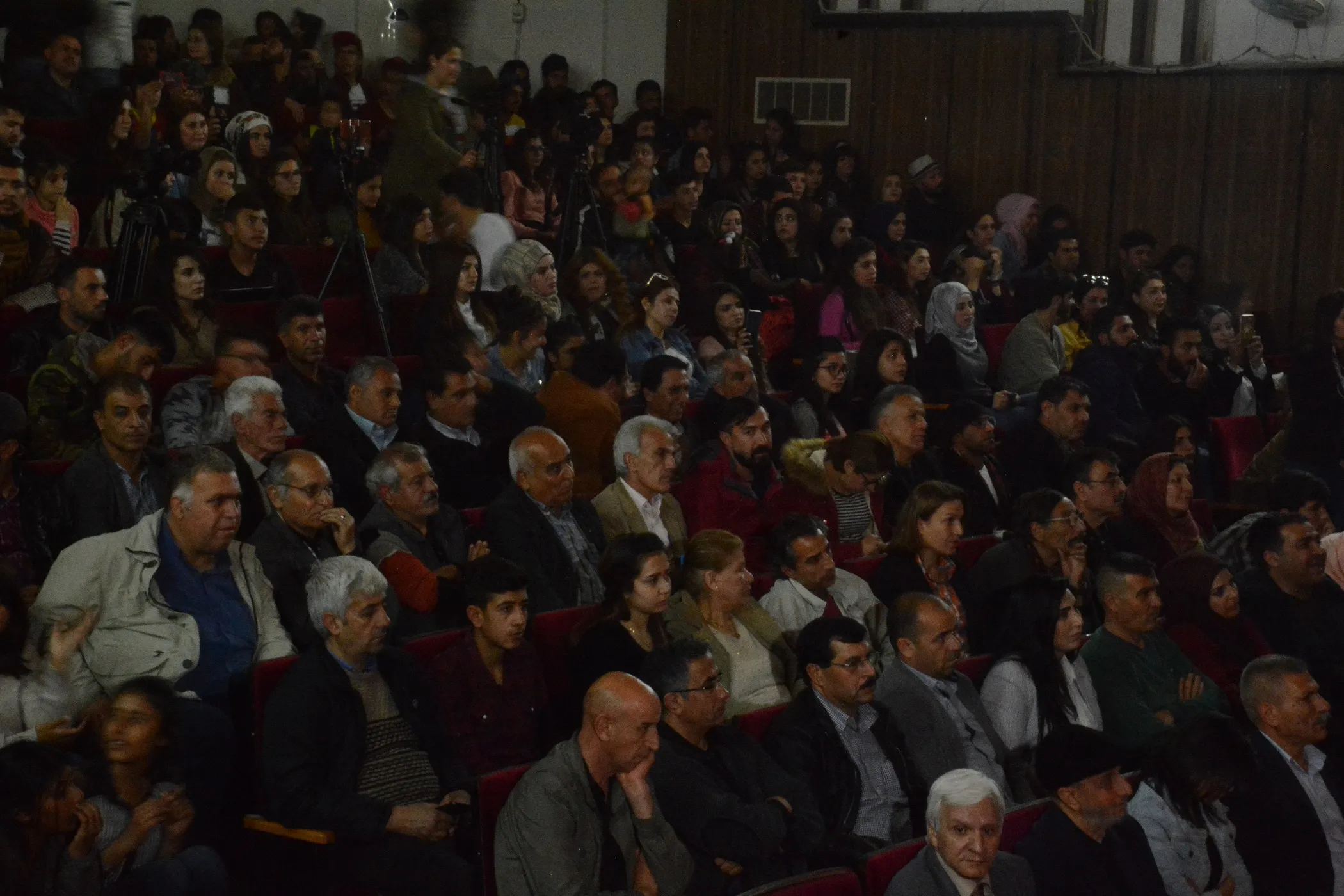 مسرحيات مهرجان الشهيد يكتا هركول الرابع تحاكي واقع المنطقة ومعاناتها
