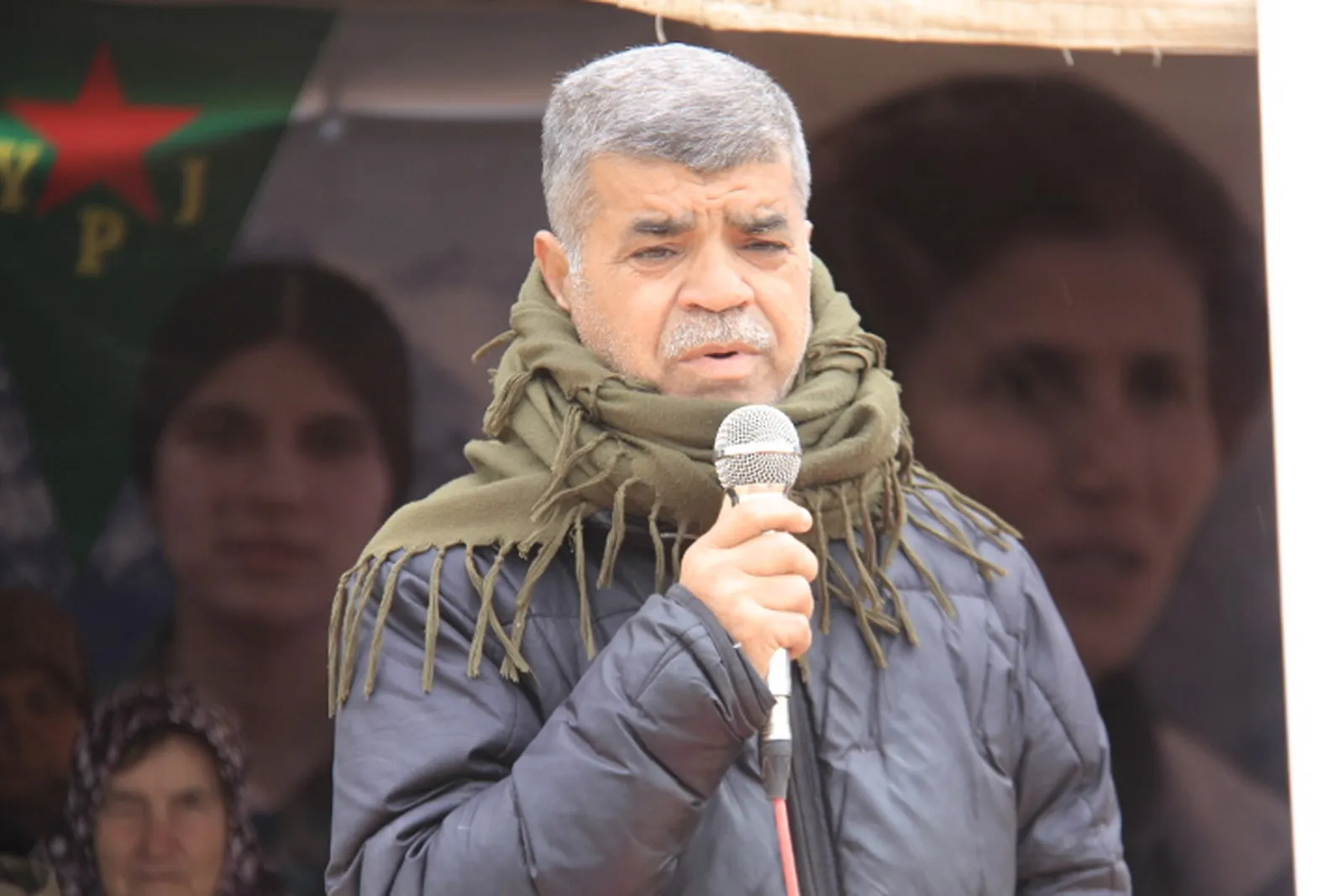 أهالي عفرين يقدمون واجب العزاء لذوي الشهيد دوغان قنديل