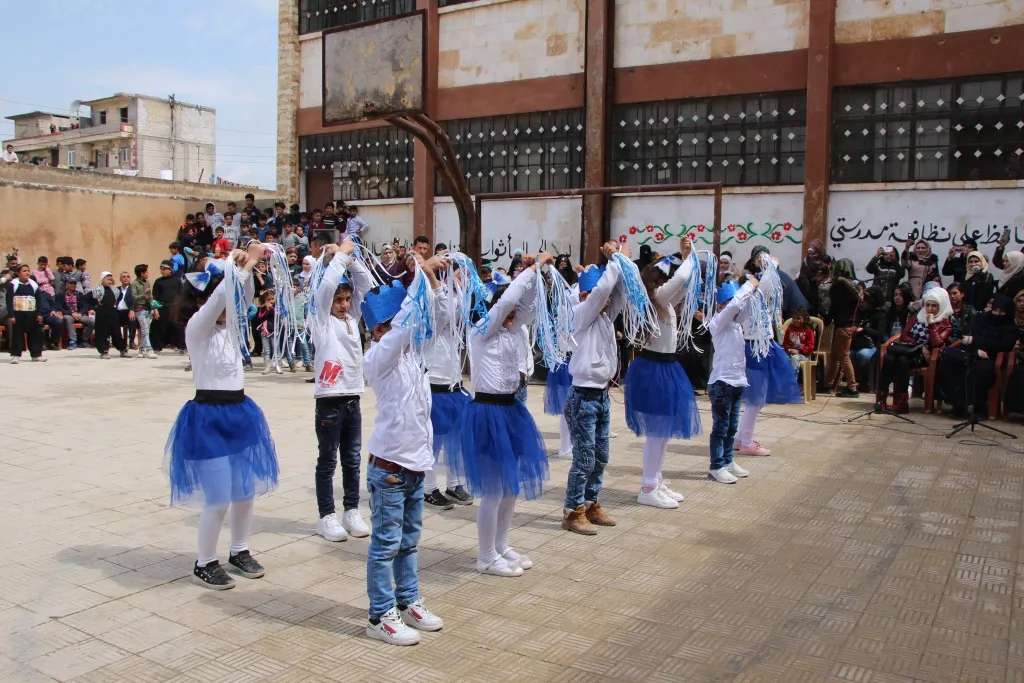 تحت شعار " صغار مبدعون " افتتاح معرض واحتفالية لطلبة مدرسة في منبج