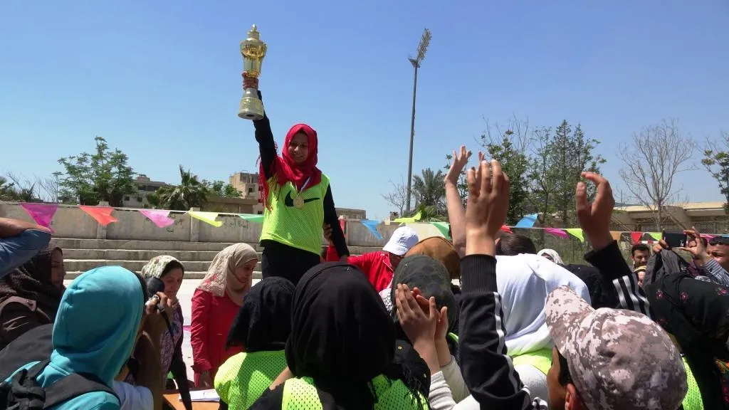 فريق مدرسة إعدادية ينال لقب البطولة في دوري كرة السلة للناشئات