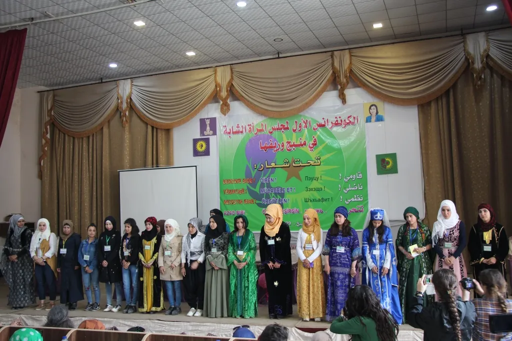 مجلس المرأة الشابة في منبج يعقد كونفرانسه الأول ويختتمه بانتخاب 19 إدارية