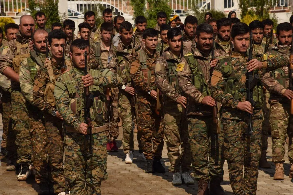 أهالي عامودا يشيعون جثمان الشهيد عمار دقوري إلى مثواه الأخير