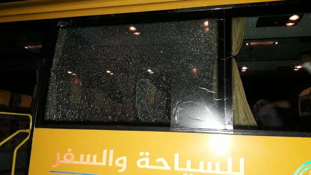 جنود الاحتلال التركي يطلقون الرصاص على حافلة ركاب على طريق الدرباسية