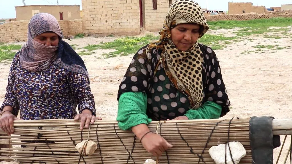 رغم تراجع العمل بالمهنة ألا أن نساء الرقة يحافظن عليها
