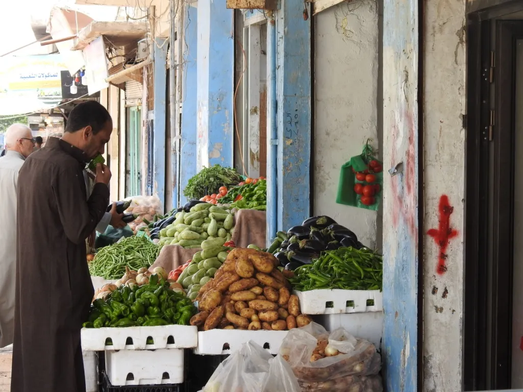 غلاء وتفاوت في أسعار المواد الغذائية يرهق سكان كري سبي