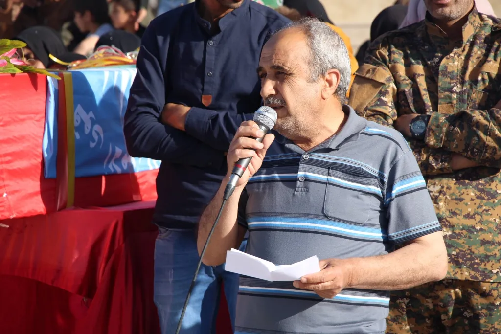 خلال مراسم تشييع " نحن من زرعنا شجرة الحرية في وطننا ومن واجبنا رعايتها"
