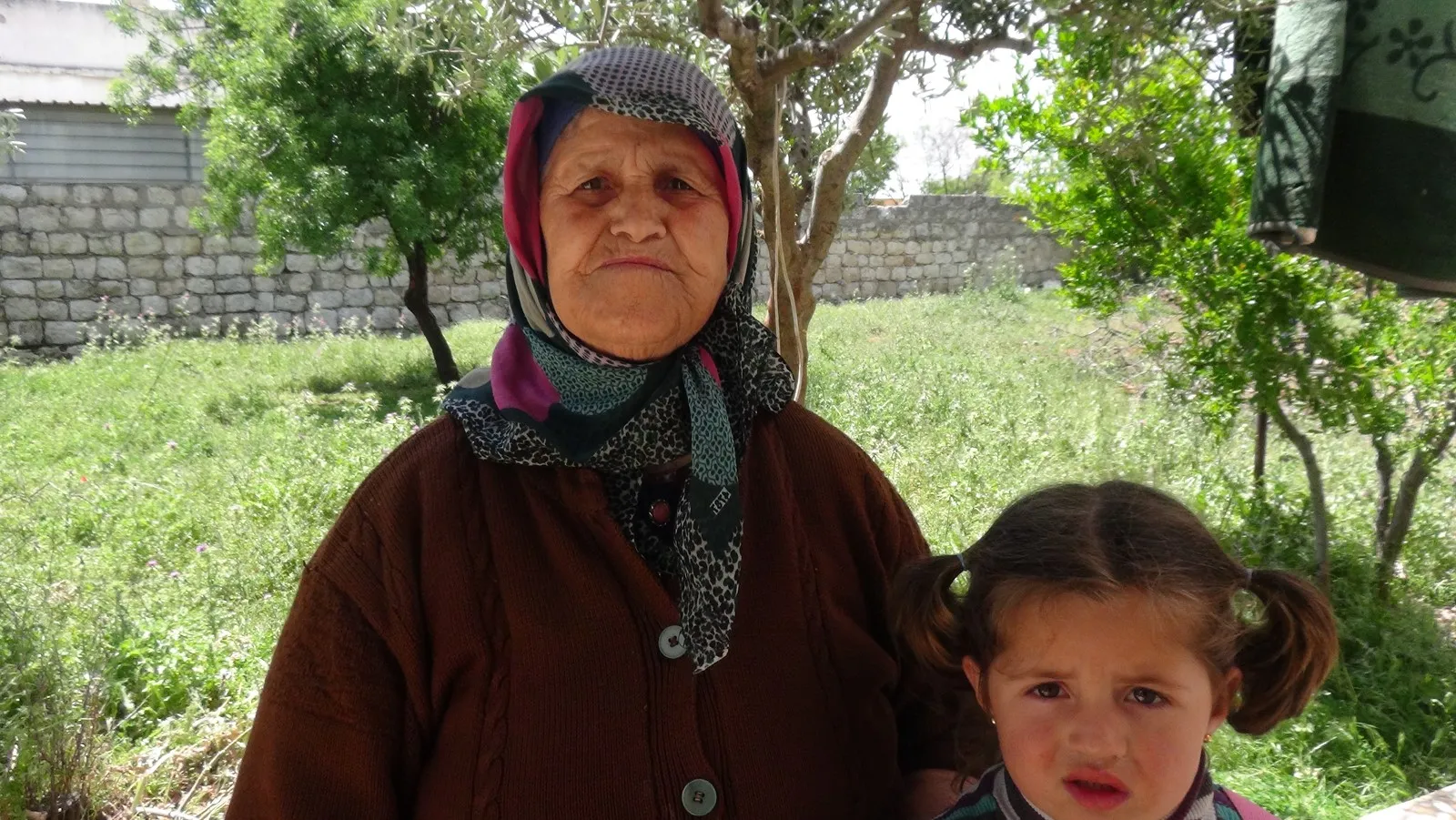 'إرادتنا ومقاومتنا أقوى من قذائفهم وسنبقى في منازلنا'
