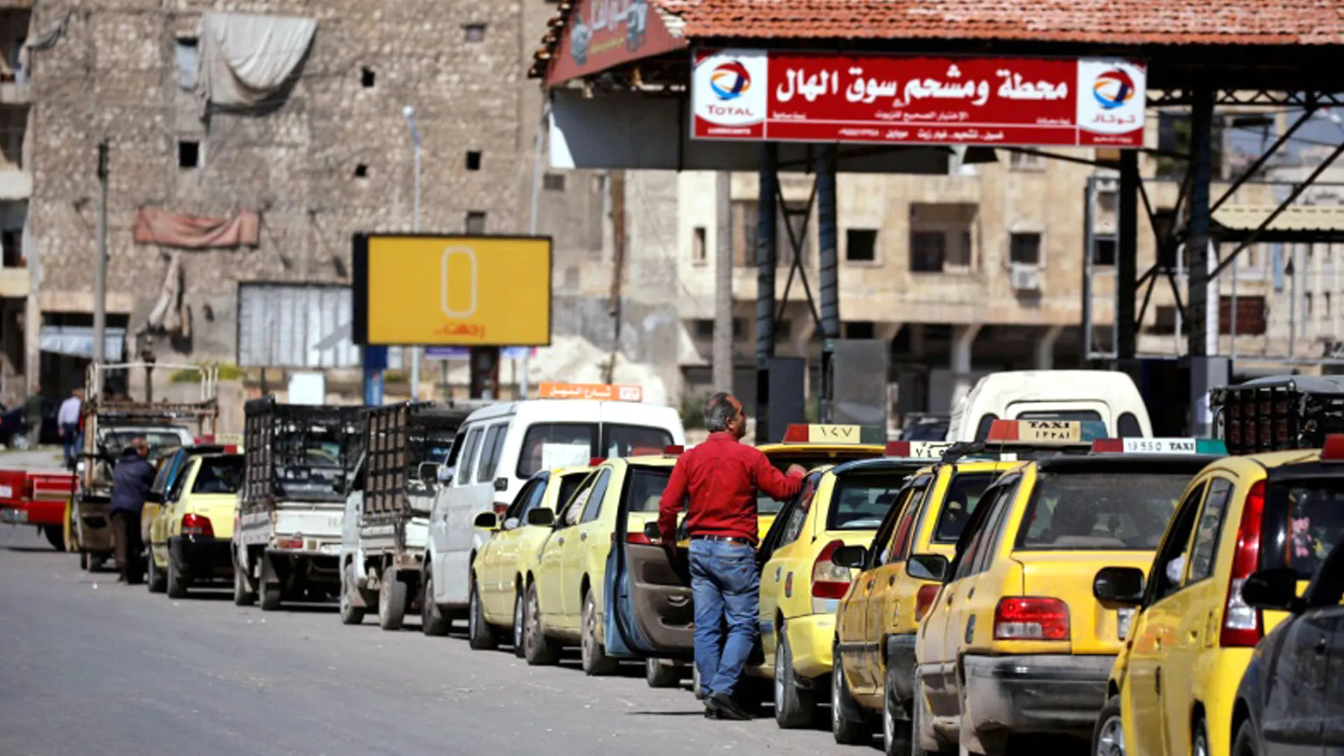 تفاقم الأزمة في مناطق سيطرة النظام والأخير لا يقدم سوى الوعود