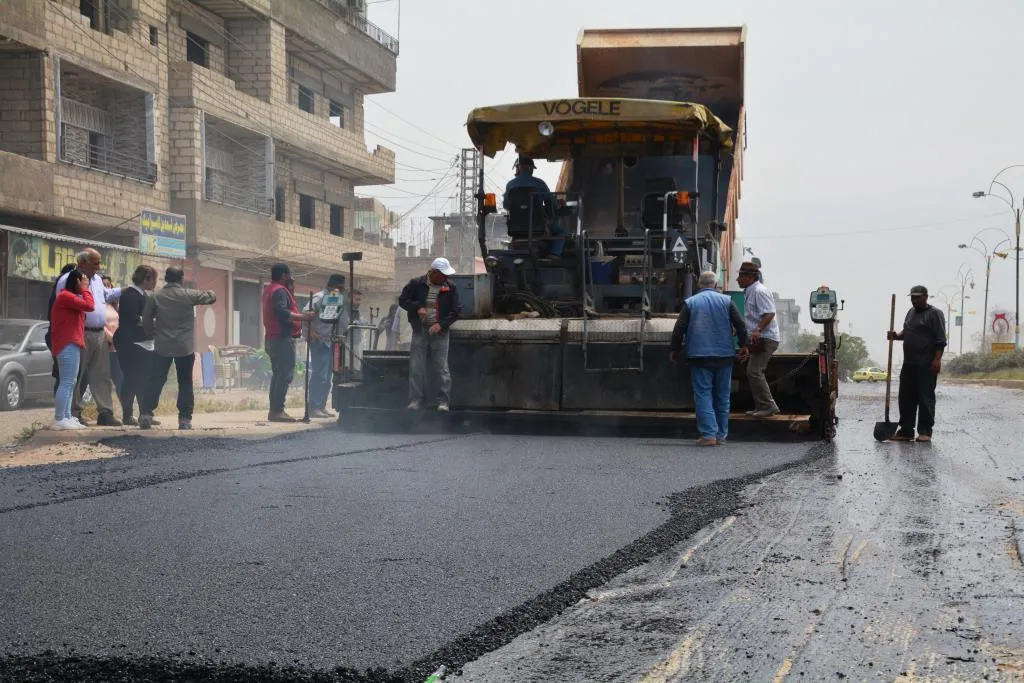 البدء بتعبيد طرق قامشلو