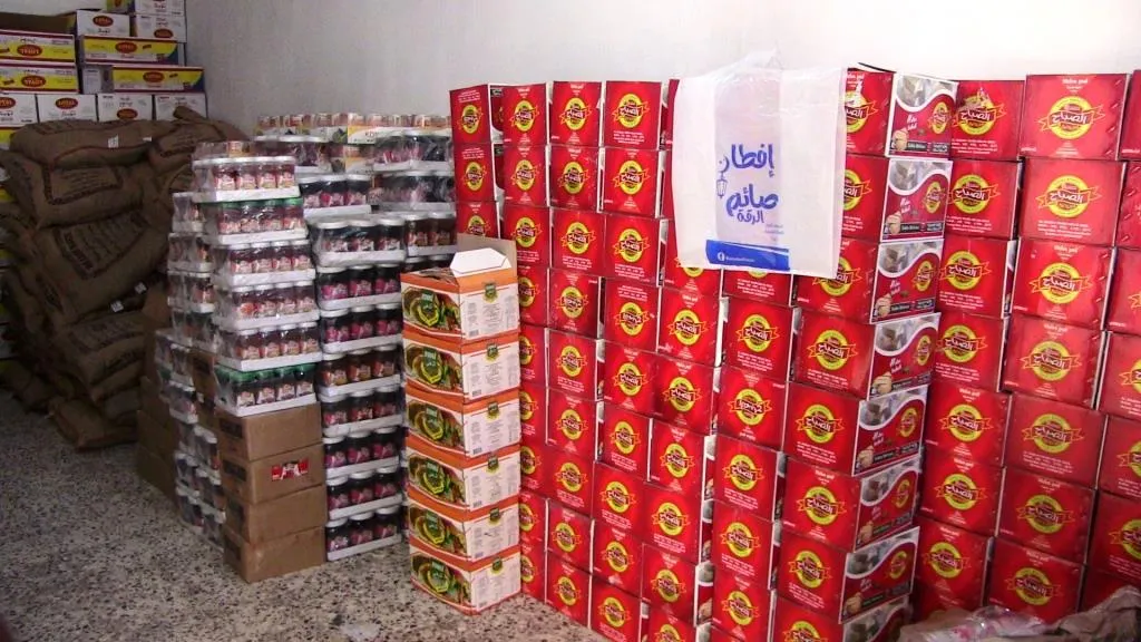 بمبادرة تطوعية تقديم وجبة الإفطار لـ300 عائلة فقيرة في الرقة