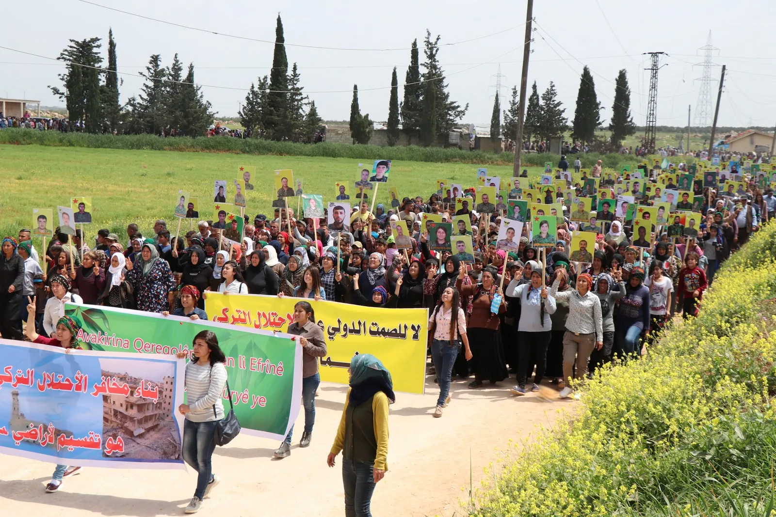 أهالي عفرين يرفضون التقسيم ويؤكدون على رفع  وتيرة النضال