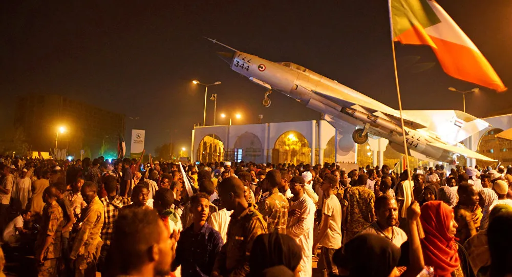 الاتحاد الإفريقي يمهل المجلس العسكري السوداني 60 يوماً لتسليم السلطة
