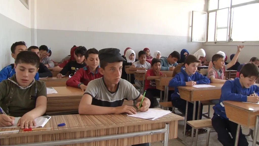 أبناء المناطق المحررة من داعش ينهون عامهم الدراسي