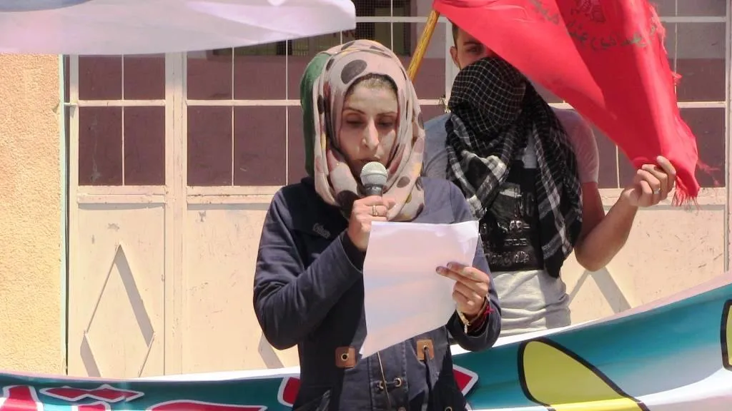 مظاهرة حاشدة في ريف الرقة الجنوبي من استنكاراً